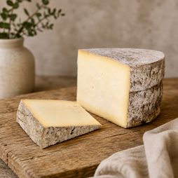 Unpasteurised Rind On Caerphilly